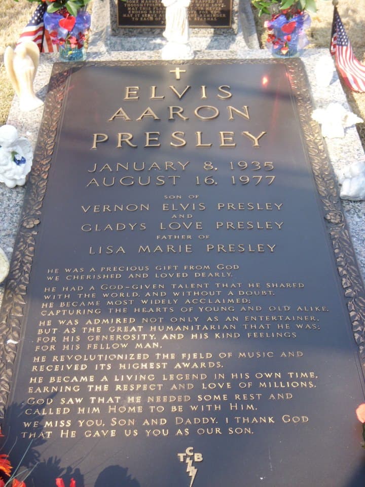 Johan K Elvis Presley gravsten